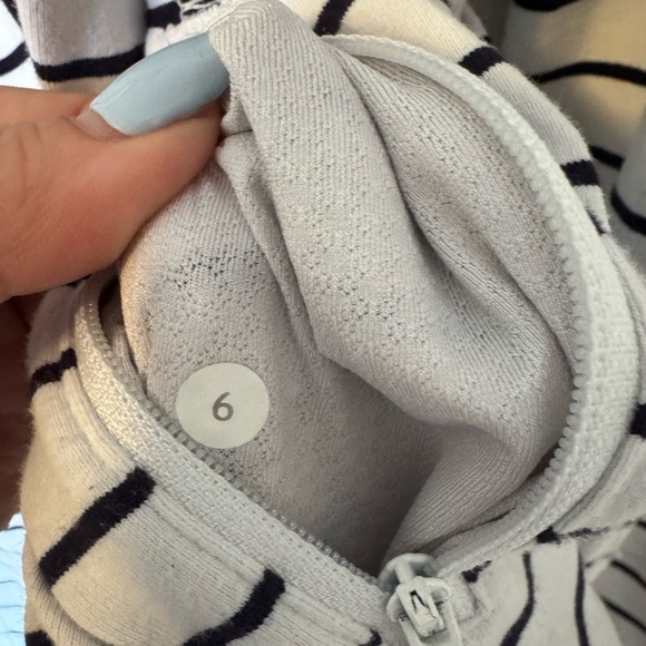 Lululemon In Stride Jacket Full Zip White Navy Stripe Size 6 EUC - Picture 8 of 10